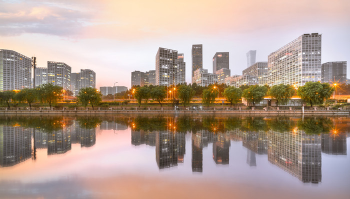 新房集体“开卷”，北京五环外楼市战斗升级