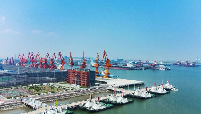 实探中国首个全流程智能化煤港：5万吨级运煤船24小时完成装货