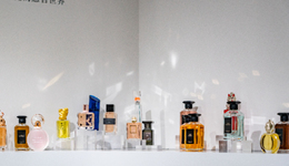 連虧百億，知名香料商又遭巨額罰款