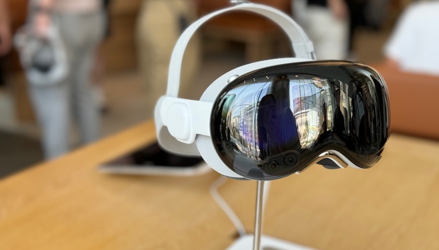 Vision Pro中国首销：有人惊喜有人吐槽，大多数还是觉得价格太高