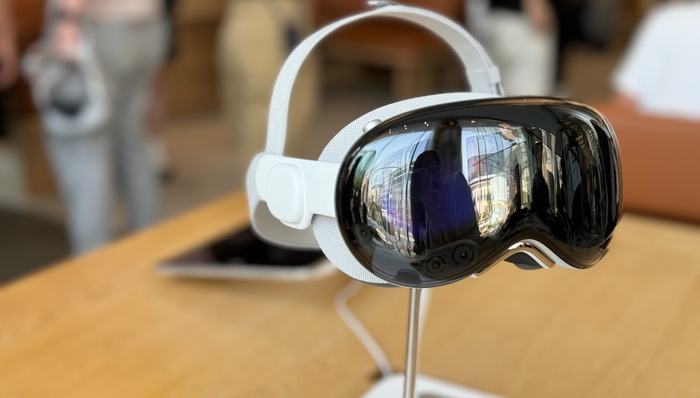 Vision Pro中国首销：有人惊喜有人吐槽，大多数还是觉得价格太高