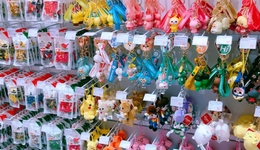 二次元“谷子”泡沫破了，投50萬開店壓貨70萬