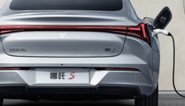 哪吒IPO，周鴻祎笑出了聲