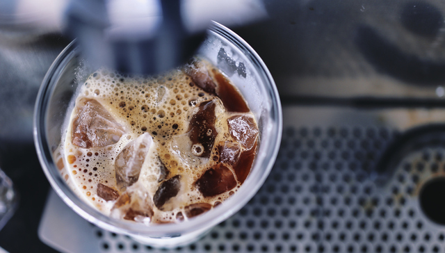 3元便利店冰杯爆火，它被当成茶饮平替