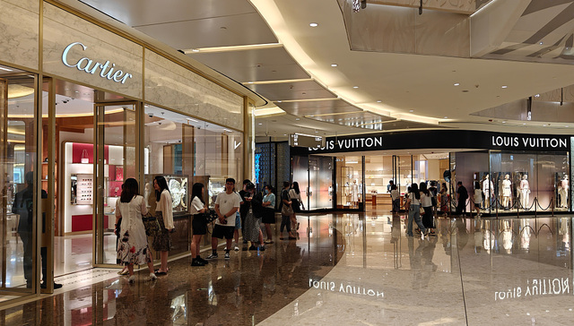 万亿级消费税改革将近，奢侈品、高档服务或率先试点 | 新一轮财税体制改革③