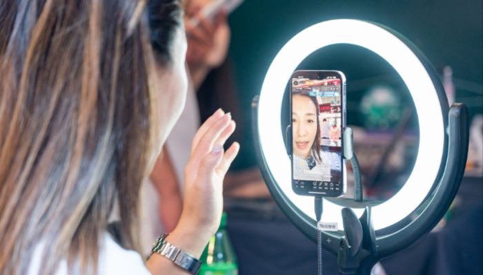 直播电商,消费,淘宝,抖音