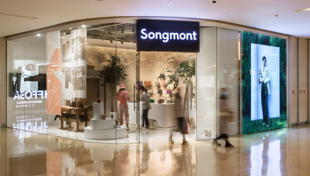从小红书火起来的国货包袋Songmont，想用机场广告再出圈