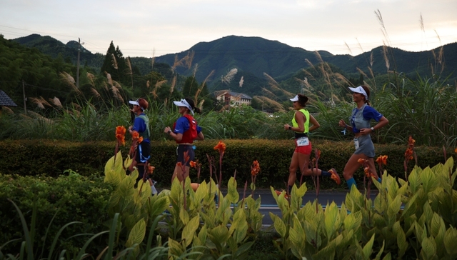 越野跑市场至暗后再扩张，HOKA继续开店下沉