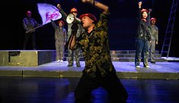 在原創(chuàng)黑色喜劇中，感受殘酷真實的荒原 | 7月滬京好戲推薦