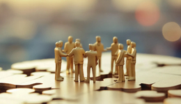 上半年近50家險(xiǎn)企掀起“換帥潮”，除舊布新成關(guān)鍵詞