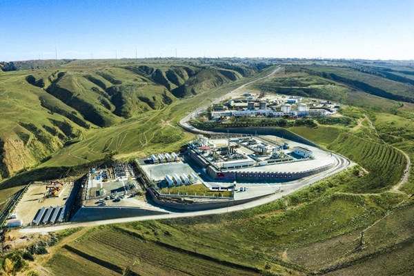 中国石油长庆油田：“绿”动油区“风光”美