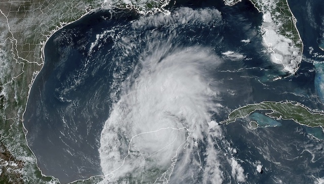 美国重大气候灾害频发，拜登和共和党州长为援灾吵了起来