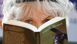 儿童性虐待事件中的母亲们 | 从门罗事件谈起