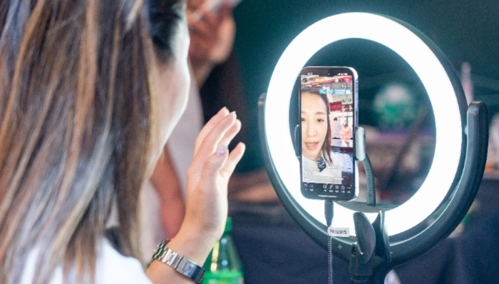 遥望科技,直播带货,亏损,