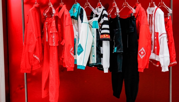 国潮降温，李宁焕新设计“中国李宁”