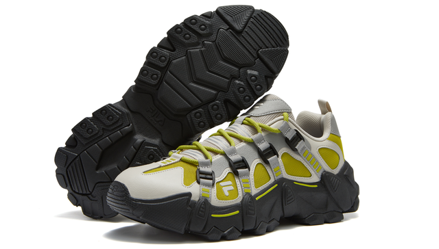 FILA新鞋融合“轻山系”风尚，Sandy Liang为SALOMON系上蝴蝶结｜是日美好事物