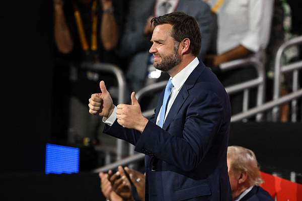 唐纳德·特朗普,民粹主义