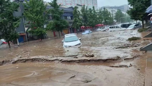 【现场】极端暴雨致陕西宝鸡突发山洪，居民：雨停了，已被有序转移