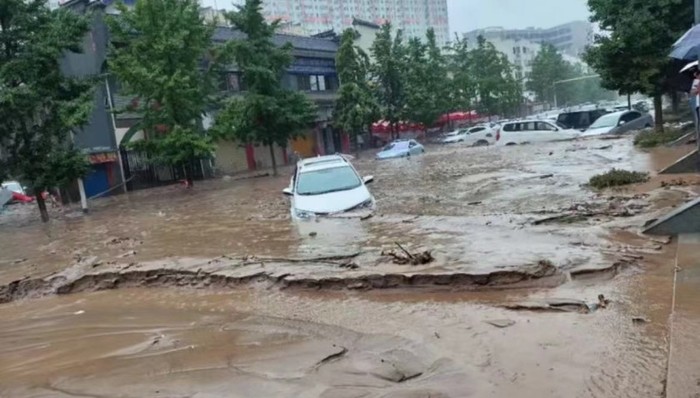 【现场】极端暴雨致陕西宝鸡突发山洪，居民：雨停了，已被有序转移