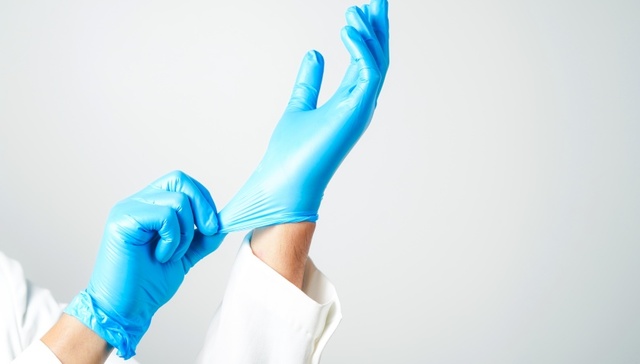 产能满负荷，“手套茅”英科医疗上半年净利预计翻倍式增长