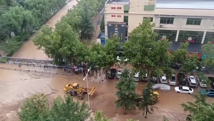 地方新闻精选 | 宝鸡山洪致5人遇难8人失联 
广东丹霞山首次发现米虾新种