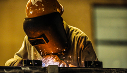 德国汽车供应商上半年迎来破产潮，分析预计下半年情况将持续恶化