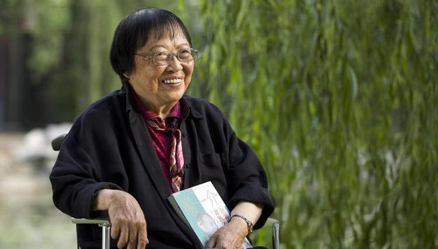 学者乐黛云今晨辞世，一生但求“做个好人”