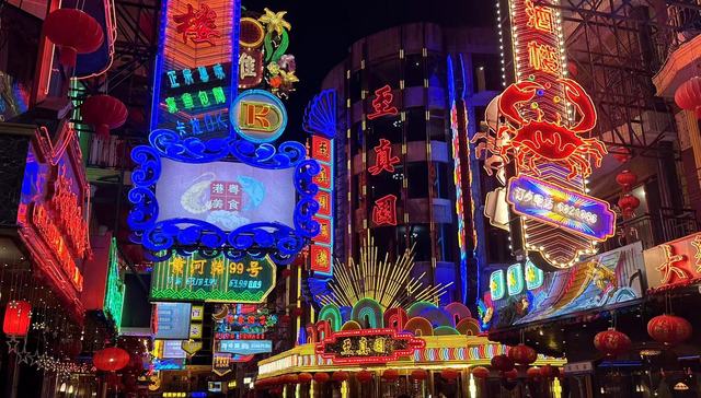 上海，影视乐园，繁华，影视，文旅