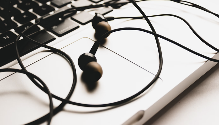 所有耳机都应该被AI重做一遍？硬件公司已经迈出了第一步