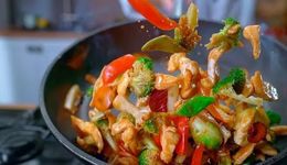 一顿牛肉饭20元，菜场摊贩也盯上了“打工人午餐”？