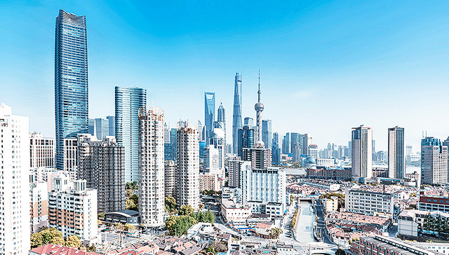 地方新闻精选丨上海再次诞生国内单价最贵地王 乌鲁木齐山区八月飘雪