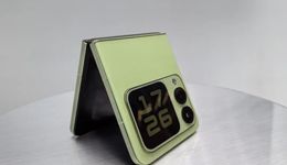 小折疊手機撐起半邊天，“美麗小廢物”要變“價格屠夫”