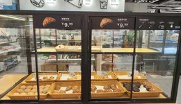 不愿去烘焙專門店的年輕人，愛上了商超烘焙