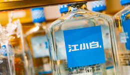 被东方甄选“背刺”，江小白为啥急眼了？