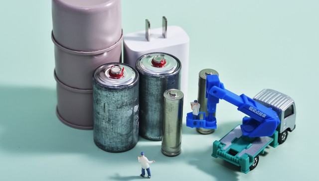 盘前机会前瞻|工信部发布利好！电池回收行业有望迎来爆发期，这几家公司在锂电池回收规模和再利用方面领跑行业（附概念股）