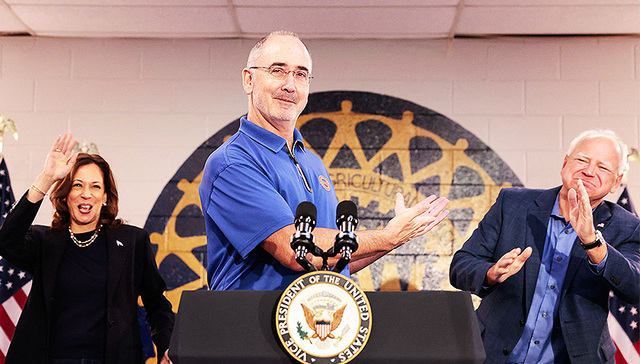 支持哈里斯的美国汽车工会起诉特朗普和马斯克，称两人试图“恐吓和威胁工人”