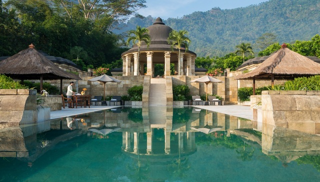 上海鲁能JW万豪侯爵酒店呈现五周年闪耀之夜，卡塔尔航空升级商务舱服务 | 一周旅行指南