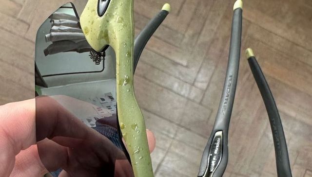 PIET x Oakley 2024合作新品发布，sacai x《KAWS:HOLIDAY》限量T恤登场｜是日美好事物