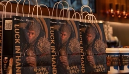 “黑神話X瑞幸”賣斷貨，二次元為何占據(jù)IP聯(lián)名半壁江山？