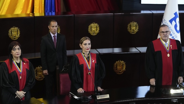 深陷“四重危机”，委内瑞拉困境何解？