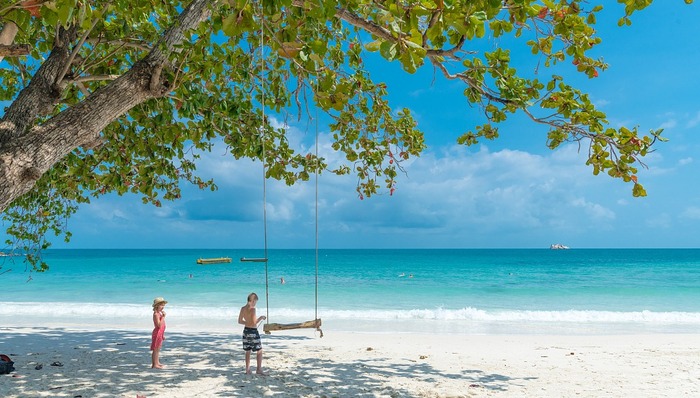 泰国一顶奢酒店私人飞机坠毁，5名中国游客遇难，系机场至码头摆渡航班