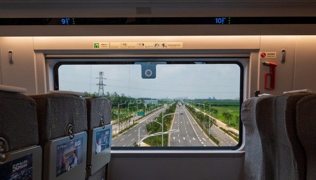 渝昆高铁云南段架桥机导梁掉落致6人遇难，中铁十六局：开展善后工作，事故原因正在调查