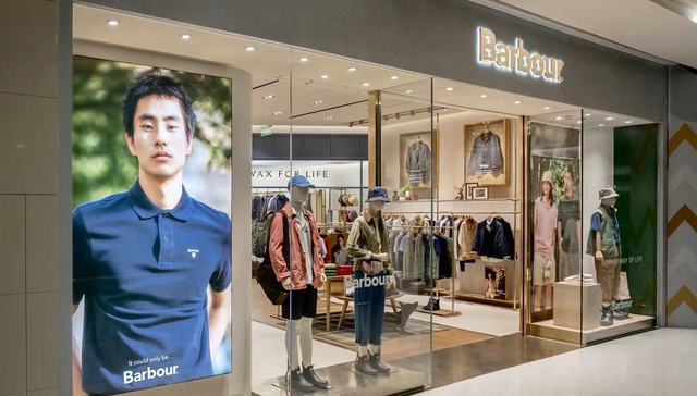 英国王室穿过的3000元防雨外套品牌在中国火速开店扩张