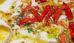 从傲娇到谦卑，太二酸菜鱼高管反思这半年