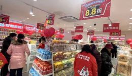 打價(jià)格戰(zhàn)，搶加盟商，零食量販店激戰(zhàn)“局中局”