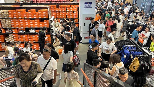 小城的“新”消费：大牌下乡、山寨消失、折扣零售蔓延