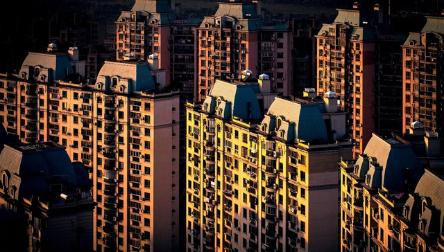 上海最大居民小区“炒掉”在管物业，碧桂园服务：正整改，会继续参与选聘