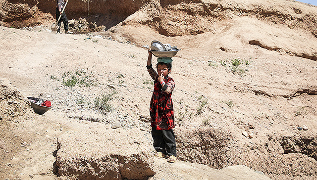 阿富汗铅暴露率全球最高，专家：受污染的铝制炊具是罪魁祸首