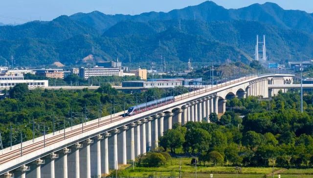 今日起，横店正式通高铁了