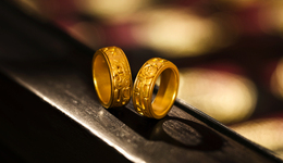 老铺黄金押注海外市场